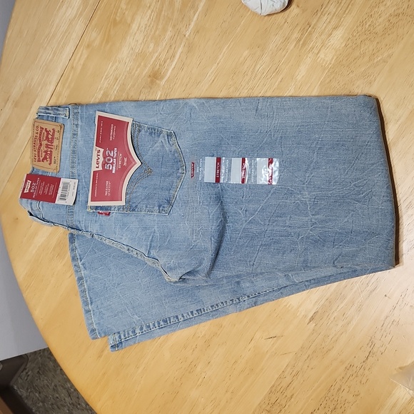 Levi's Jeans - Picture 2 of 4